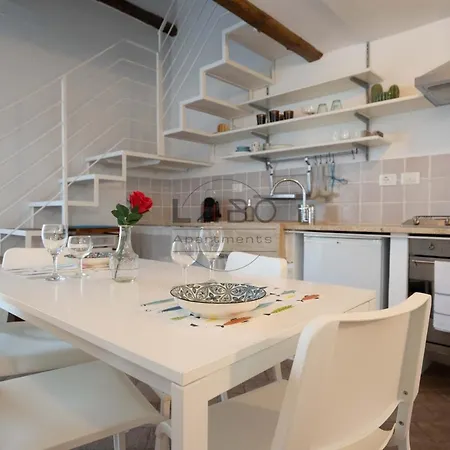 Апартаменты Lullaby Тропея